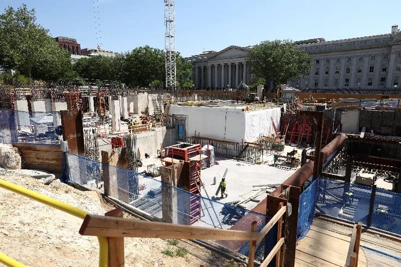 Trump Details Bunker-Like White House Ballroom, Says Roof to Host Drone Base