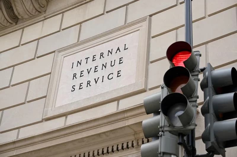 IRS Weighs Citizenship Checkbox On 2026 Form 1040, Sparking Privacy Concerns