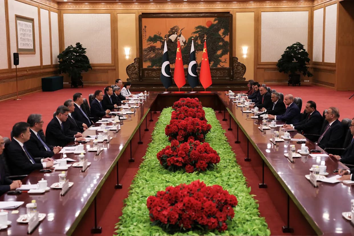Xi Hails 'Unbreakable' China‑Pakistan Bond as Sharif Visits Beijing, Spotlight on Mediation With Iran