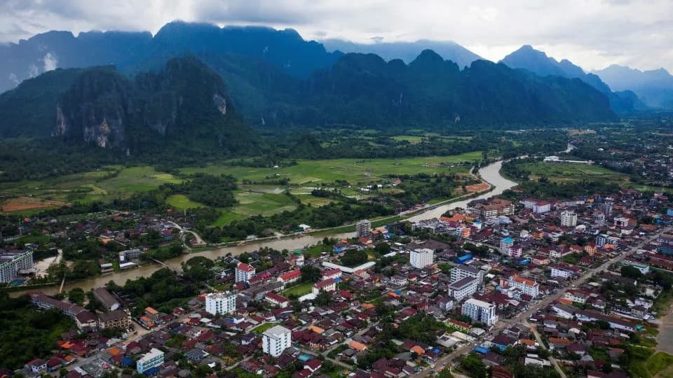 Six Foreign Tourists Die in Vang Vieng, Laos, in Suspected Methanol Poisoning; Governments Warn Travelers