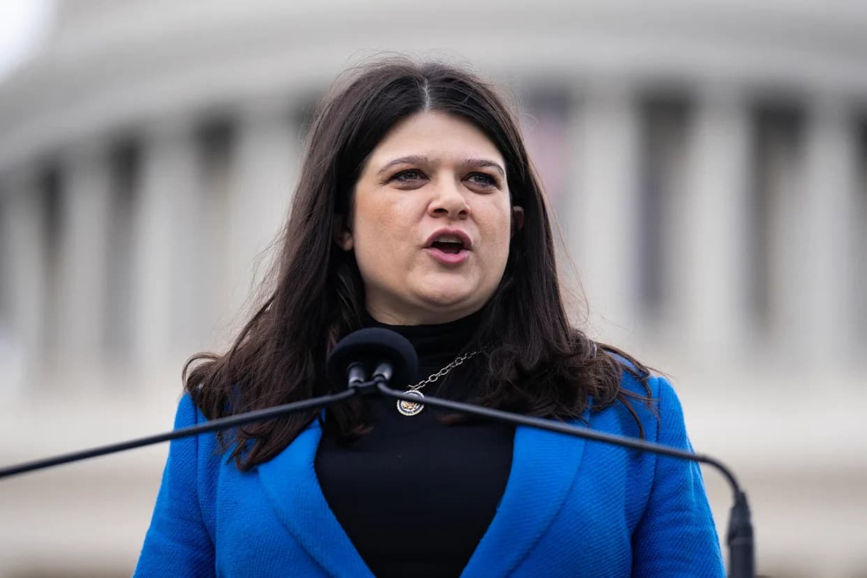 Haley Stevens’ Campaign Clarifies Filibuster Stance After Confusing Debate Exchange