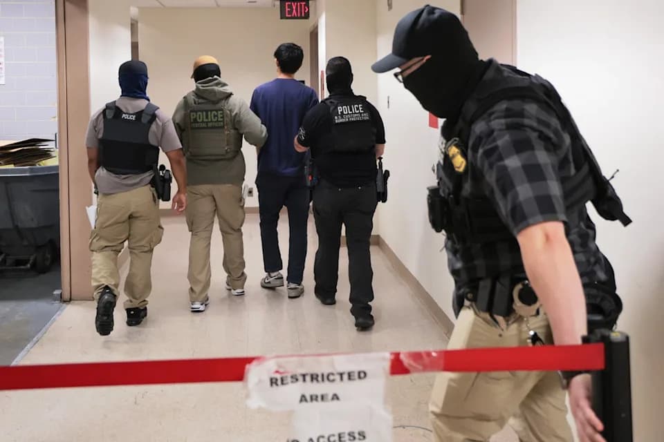 ‘Insane,’ ‘Gross,’ ‘Unsafe’: Internal ICE Messages Expose Overcrowding and Health Risks at Manhattan Lockup