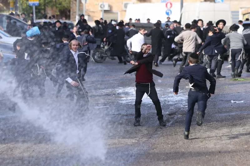 Eight Arrested After Haredi Protesters Storm Beit Shemesh Police Station