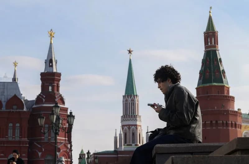 Putin Orders Government and FSB To Maintain Essential Services During Mobile Internet Restrictions
