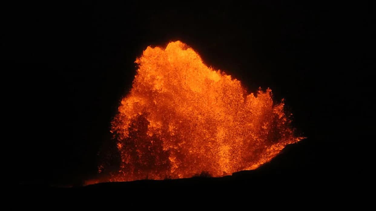 Kilauea Sets Record With 48th Lava Fountain as Eruption Continues