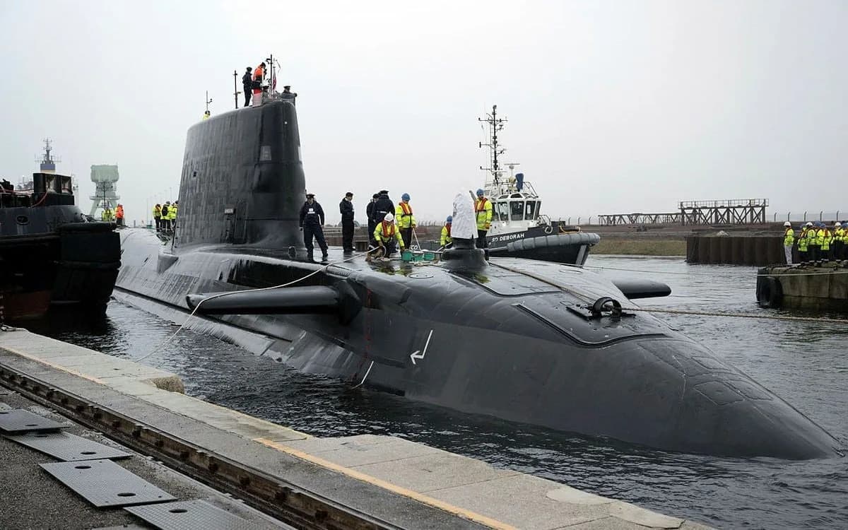 UK’s Entire Readily Deployable Attack Submarine Fleet Grounded for Maintenance, Raising Security Concerns