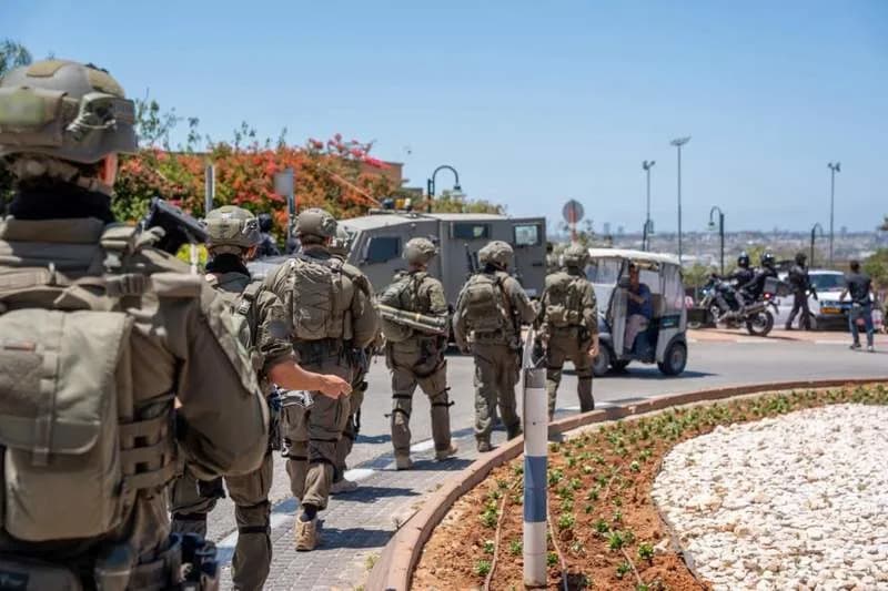 Sharon-Region Shooting Kills Soldier, Wounds Five — Israeli Leaders Condemn Attack
