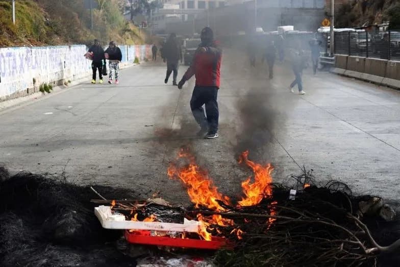 Bolivian Protesters Threaten to Seize Military and Police Sites in Cochabamba Amid Sixth Week of Clashes