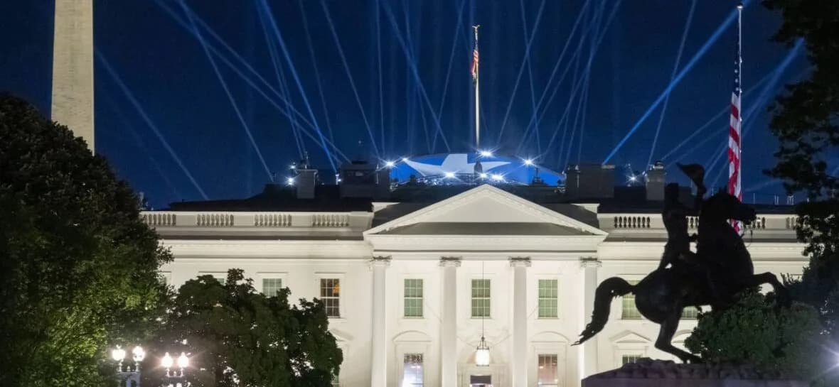 Pilot Warns White House UFC Lights Blind Pilots, Creating Flight Hazard