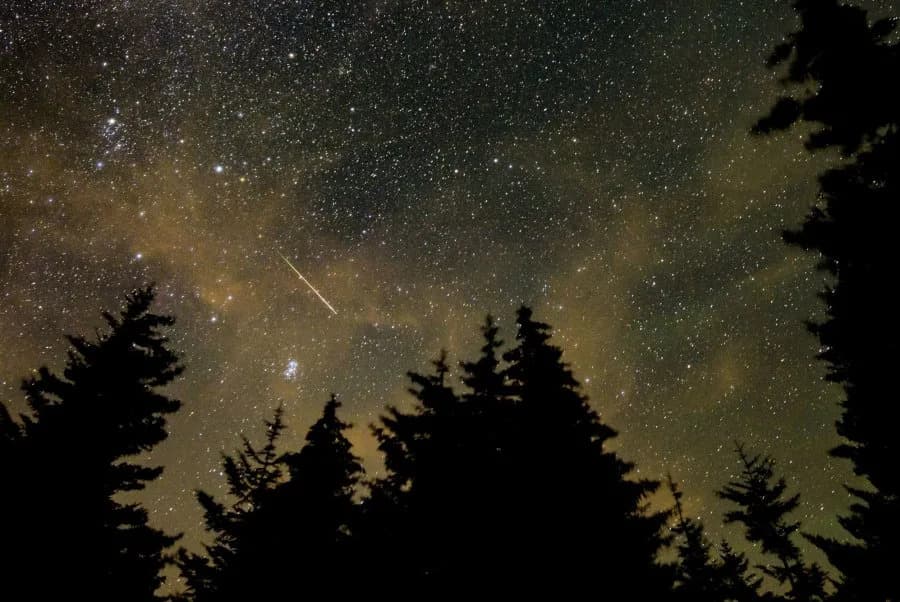 How Meteor Airbursts Create Sonic Booms — The May 30 Cape Cod Event and What It Means