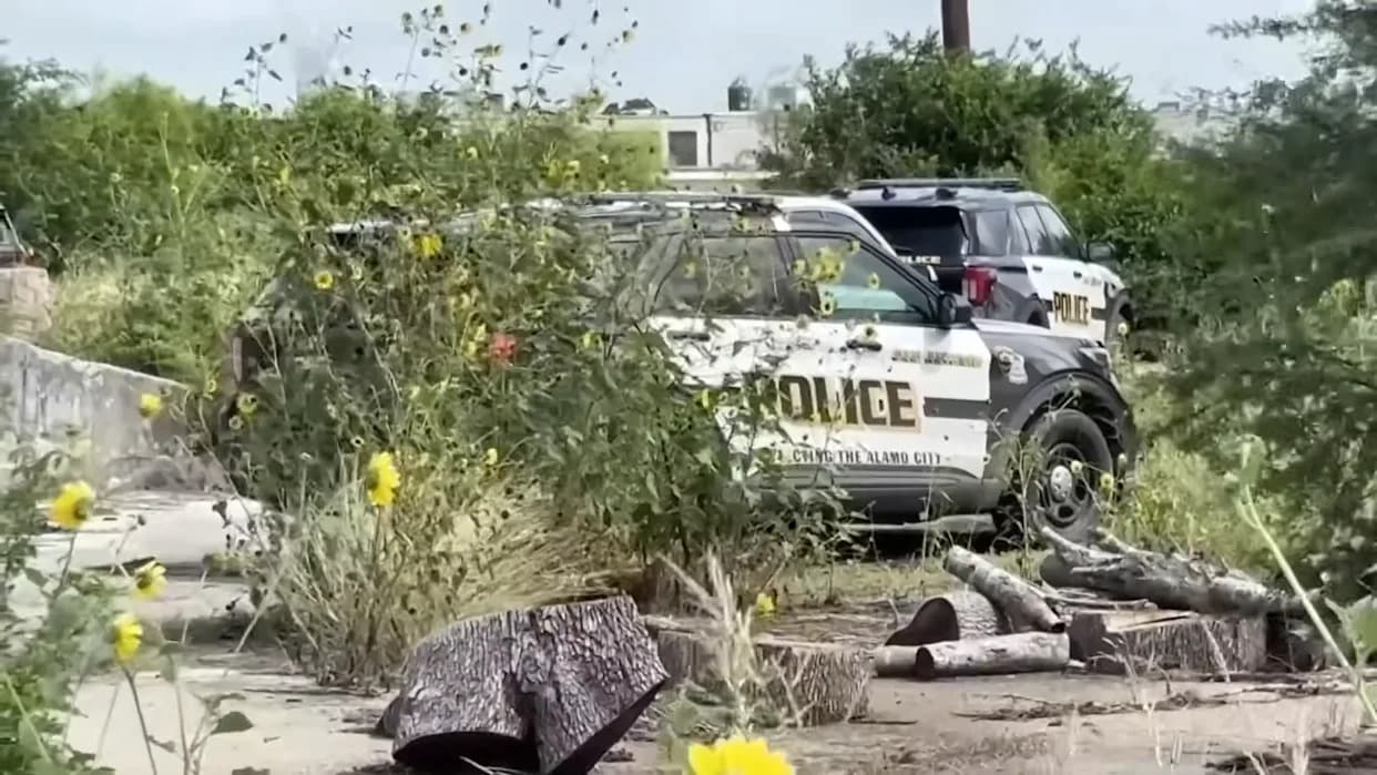 Teens Flee as Police Uncover Stash Lot With Stolen Kias and Hyundai on San Antonio’s West Side