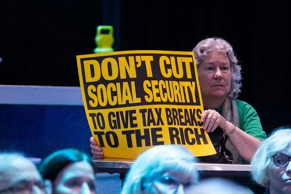 Ex-SSA Chief Urges Raising Payroll-Tax Cap So Wealthy Pay More To Avert 22% Social Security Cut