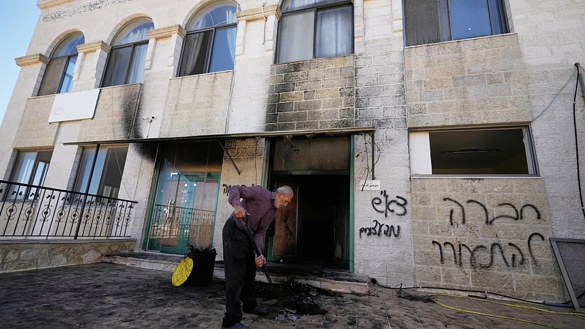 Overnight Attack: Mosque in Jiljilya Torched, Hebrew Graffiti Reading "Revenge" Found