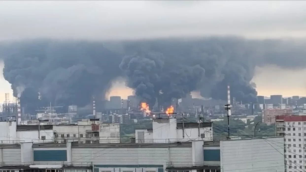 Nearly 200 Drones Strike Moscow in Largest Ukrainian Assault Since 2022