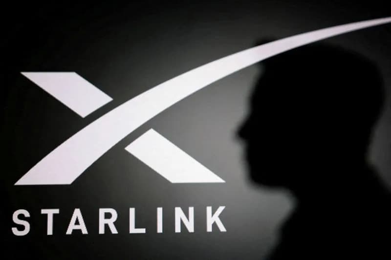 Bennett Says Israel Smuggled 'Tens Of Thousands' of Starlink Terminals Into Iran to Aid Protesters