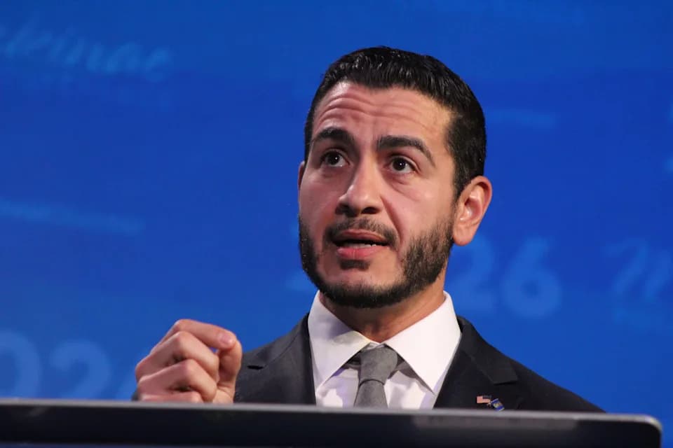 Sen. Chris Van Hollen Endorses Abdul El‑Sayed, Breaking With Democratic Leadership in Pivotal Michigan Senate Primary