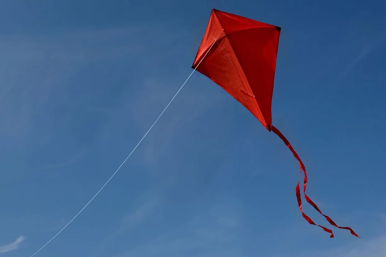 Motorcyclist Killed After Glue‑Coated Kite Line Cuts His Neck During Commute in Amapá