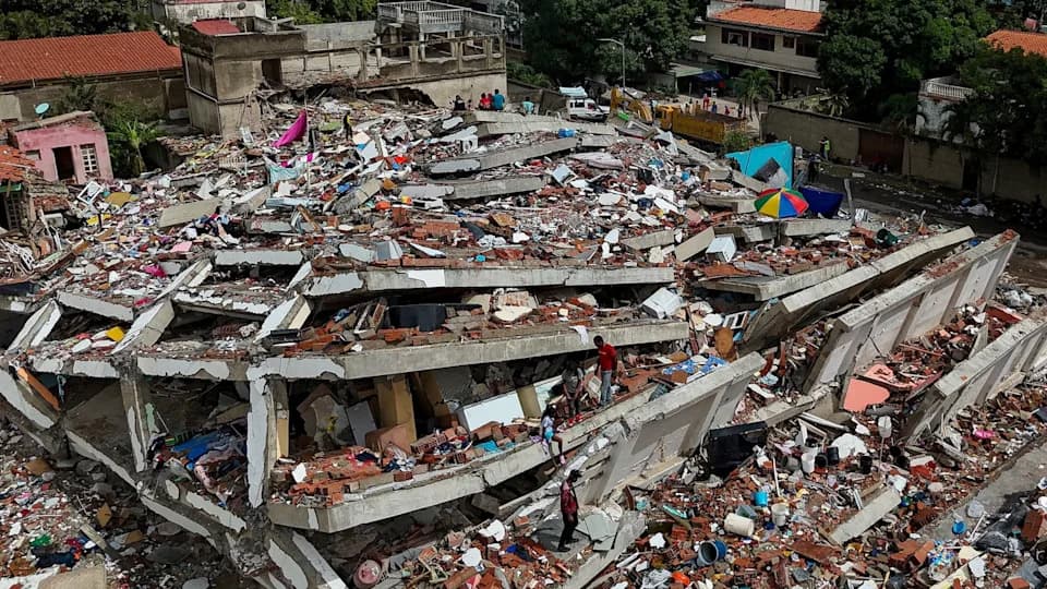 In the Rubble: How Ordinary Venezuelans Led the Response After Devastating Earthquakes