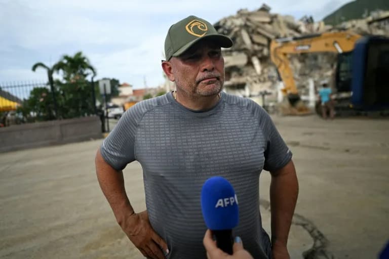 Ex-MLB Catcher Eliezer Alfonzo Scrambles Through Rubble Searching for Wife and Daughter After Devastating Venezuela Quakes
