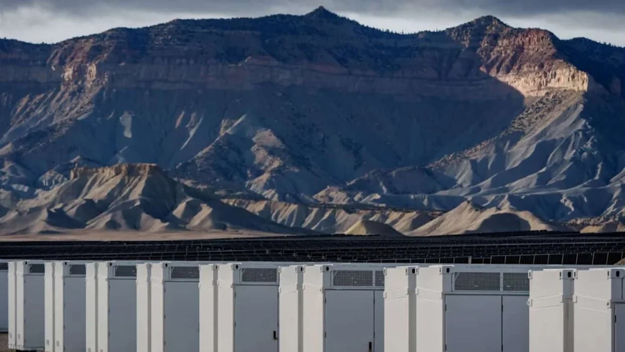 Utah’s Green River Energy Center Goes Live — 993,492 Solar Panels and 484 Tesla Megapacks Power Up