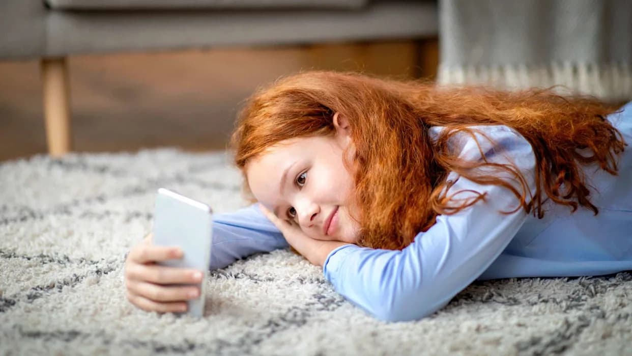 56% of U.S. Adults Back Banning Social Media for Under‑16s, Pew Poll Finds