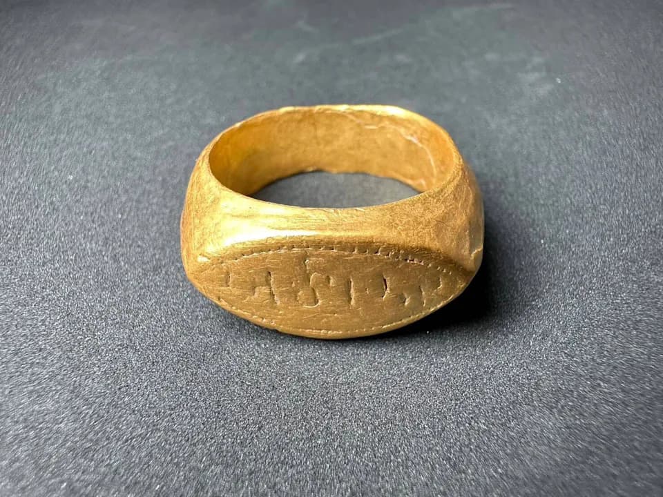 2,000‑Year‑Old Gold Rings Discovered With Human Remains at Iron Age Site in Western Thailand