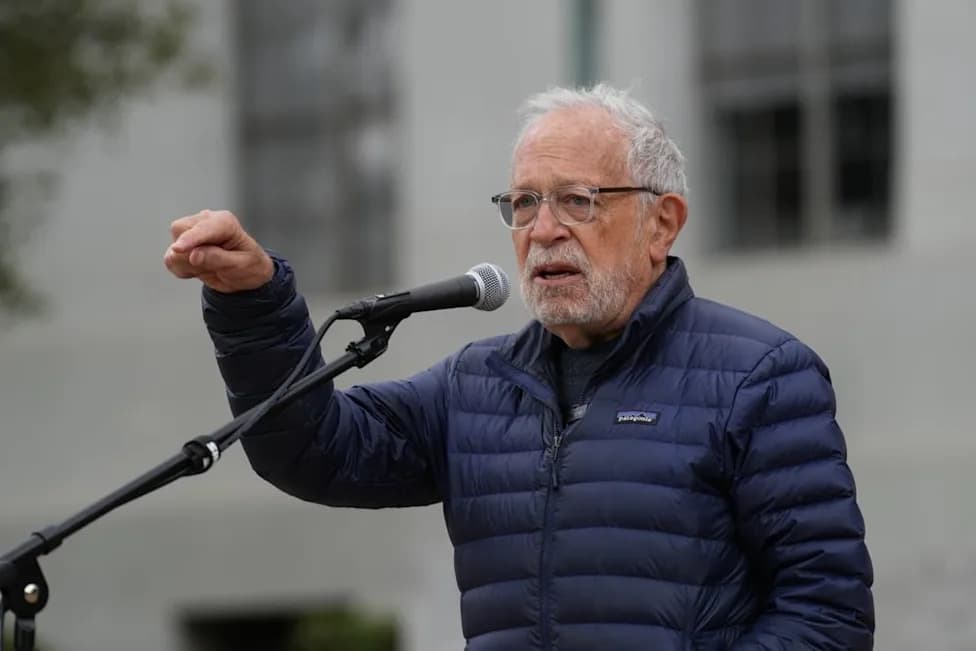 Robert Reich Slams DOT Proposal To Weaken 'Full Fare' Rule, Warns Ticket Pricing Could Get Less Transparent