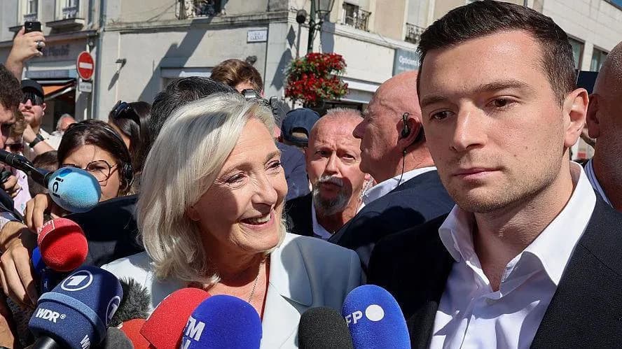 Sidelined at 30: Jordan Bardella Steps Back as Marine Le Pen Reclaims 2027 Bid