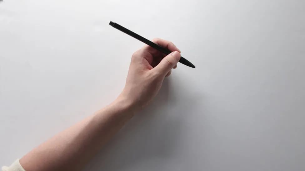 Study Finds Handedness Is Learned — Practice, Not Brain Wiring, Drives Your Dominant Hand