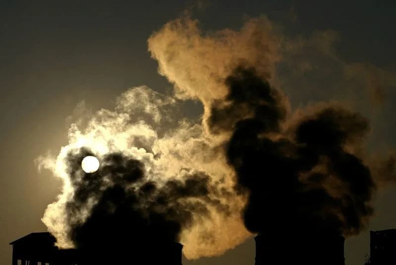 EU to Ease Carbon-Market Tightening: Slower ETS Cap Cuts, Extended Free Permits and New Investment Conditions