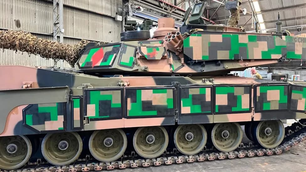 Australian Army Paints M1A2 Abrams To Look Like Chinese Type 99 For OPFOR Training