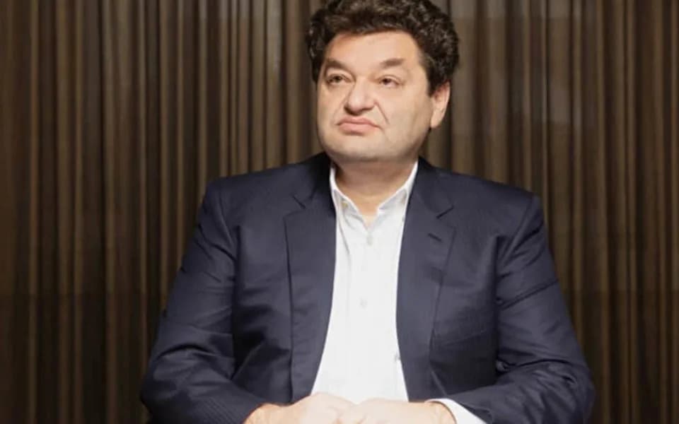 Recovered Footage Shows Backpack Bombing That Severely Injured Ukrainian Tycoon and Family in Monaco
