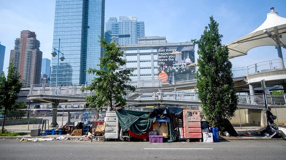 Massive 12-Block Homeless Encampment on Manhattan’s West Side Sparks Backlash Against Mayor Mamdani
