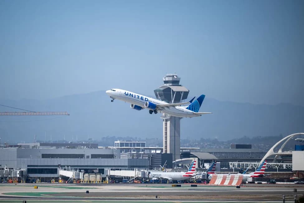 Viral Video Shows United Employee Threaten to Call ICE; Airline Says It Is Investigating