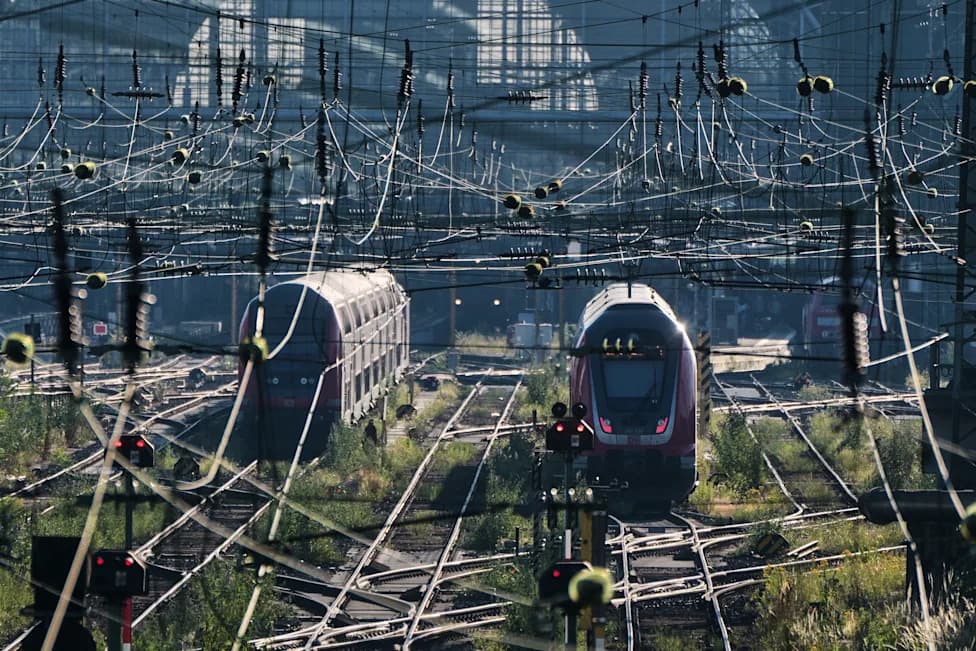 Deutsche Bahn to Ban Alcohol at All Stations Nationwide — Rollout by Oct. 15, With Limited Exemptions