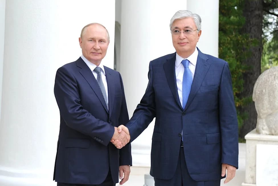 Kazakhstan Temporarily Cuts Oil Output After Ukrainian Drone Attacks Target Novorossiysk Terminal