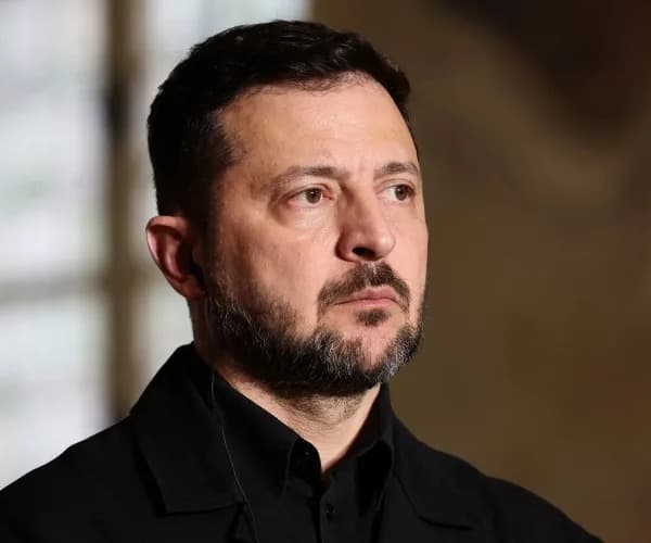 Zelenskyy Orders Military Overhaul as Kyiv Seeks Momentum and Fresh Talks — Calls Kremlin Atmosphere "Toxic"