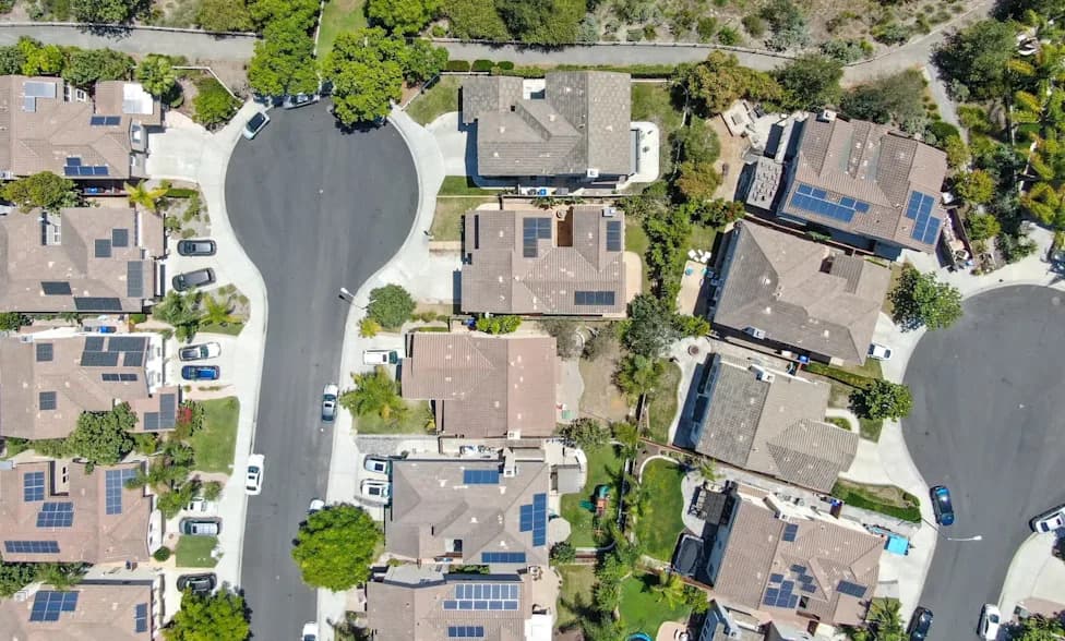 350,000+ SDG&E Homes Now Generate Their Own Power — How Rooftop Solar Is Rewiring the Grid