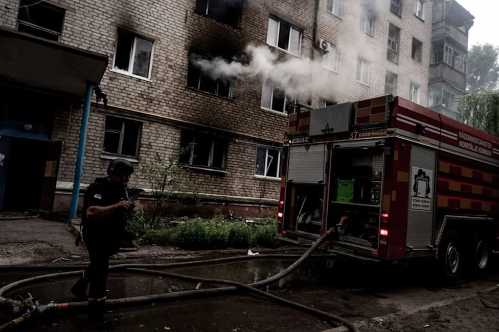 At Least 11 Killed in Russian Missile and Glide-Bomb Strikes on Ukrainian Cities