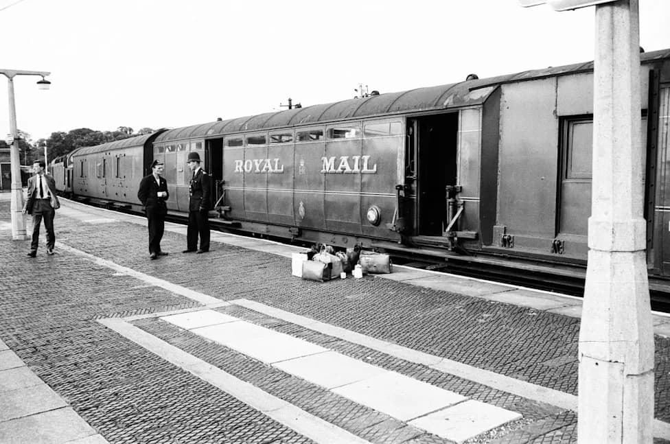 The 1963 Great Train Robbery: How 16 Men Stopped a Mail Train, Stole Millions — And One Secret Still Lingers