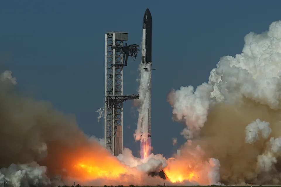 SpaceX's 13th Super Heavy–Starship Test: Booster Makes Hard Splashdown, Starship Deploys 20 Starlinks