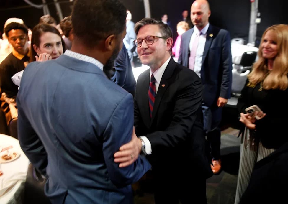 Capitol Hill Considers Ban On Lawmakers Dating Staff As Ethics Overhaul Gains Momentum