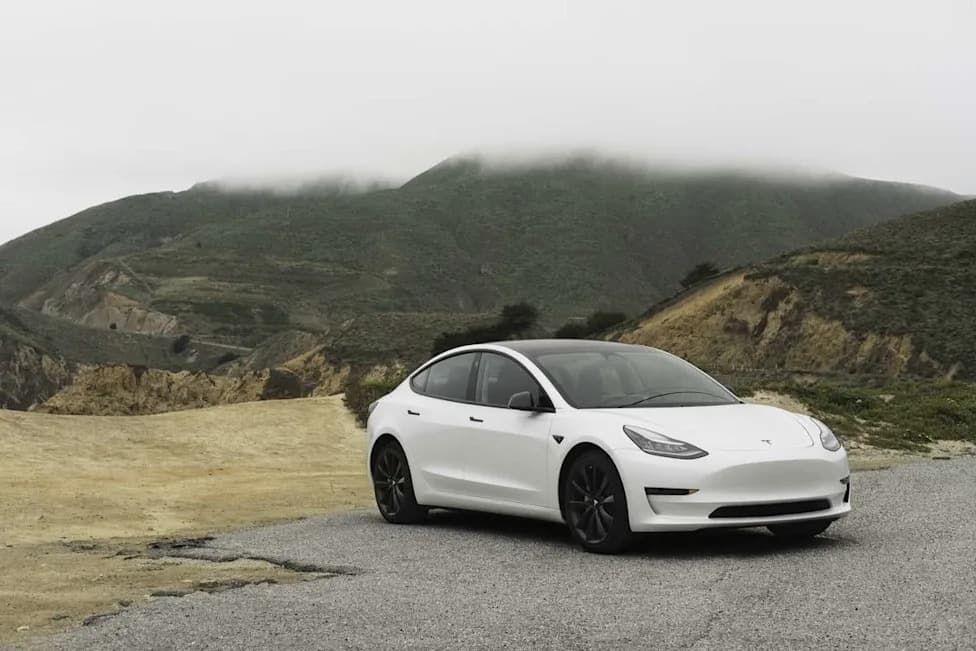 Tesla's Logs May Undermine Driver's 'Seizure' Claim After Fatal Orland Park Pileup