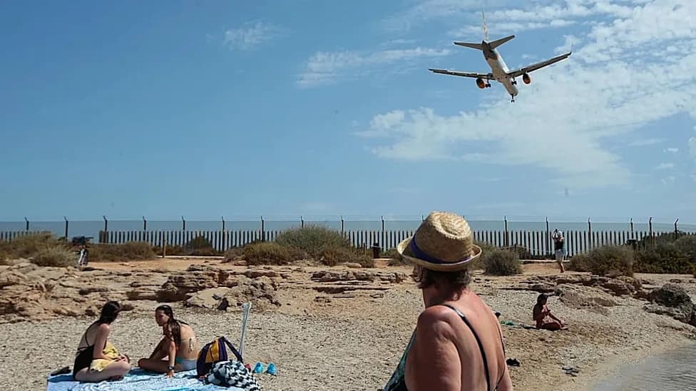 Record-Breaking Spanish Summer Tourism — But One in Three Locals Can’t Afford a Week Away