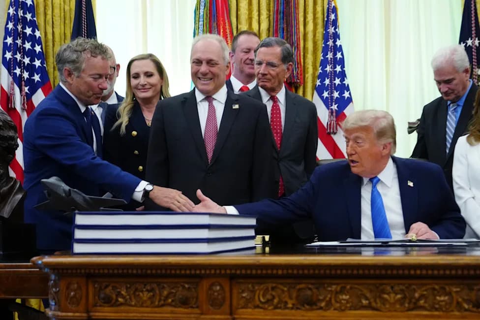 Trump Praises Former Foe Rand Paul After Thaw — Despite Paul's Public Criticism of the Iran War