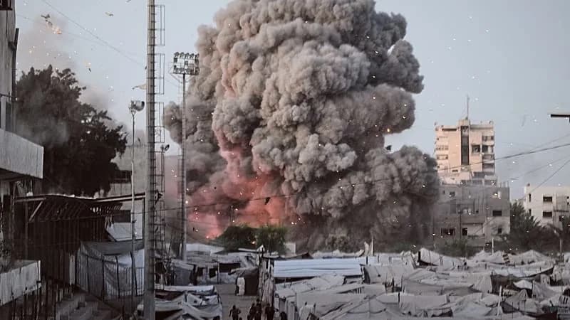 Missiles Strike Gaza City and Deir al-Balah; Residents Evacuate Tents Near Al‑Muttaqin Mosque
