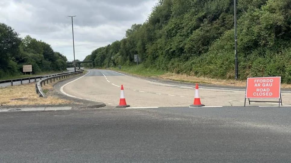 Pedestrian Killed in Six‑Vehicle Crash on A40 in Carmarthen; Police Car Involved