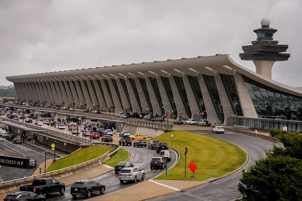 Trump Crafts $22.5B Plan to Overhaul Dulles, Axes Iconic Mobile Lounges