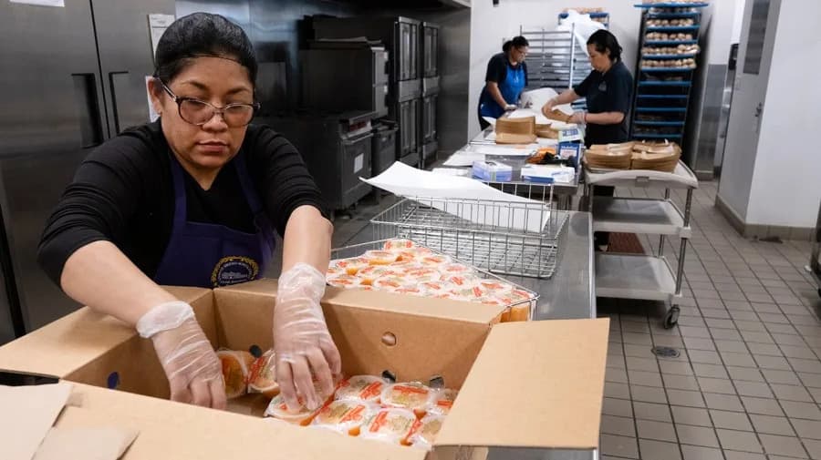 California Minimum Wage Will Rise to $17.40 an Hour on Jan. 1, 2027, Governor's Office Says
