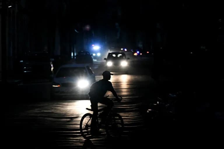 Partial Grid Collapse Leaves Five Cuban Provinces in Darkness; Government Cites Fuel Shortages